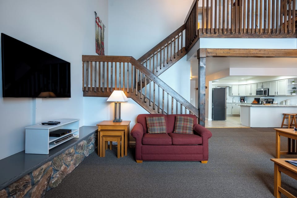 staircase to upper level