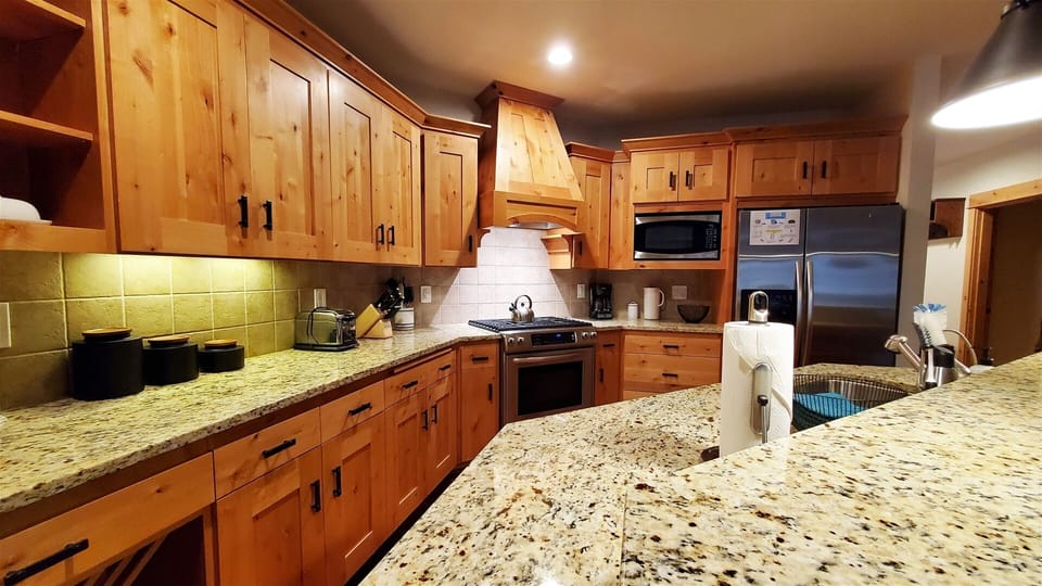 Fully Stocked Kitchen