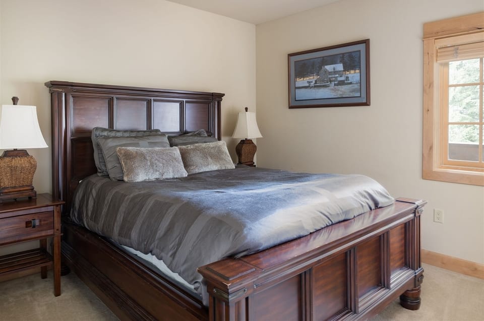 Guest Bedroom with Queen Bed