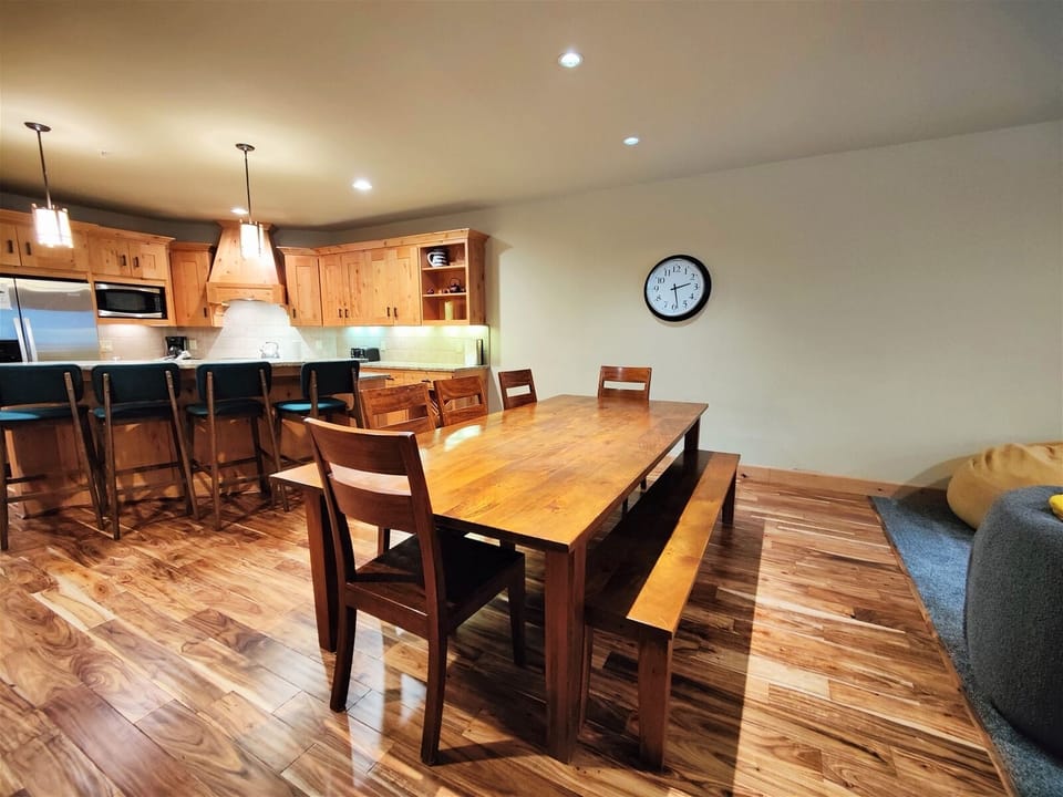 Dining Room Seating