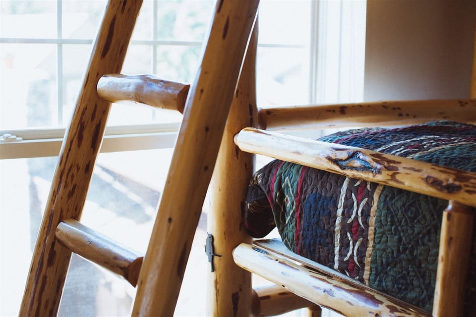 Guest Bedroom Bunk Bed Detail