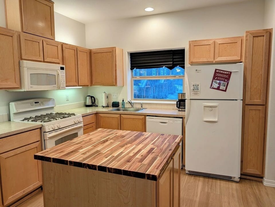 Fully equipped kitchen perfect for cooking meals for your whole group