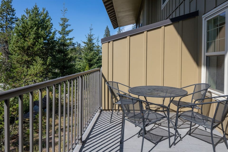 Private Balcony Seating