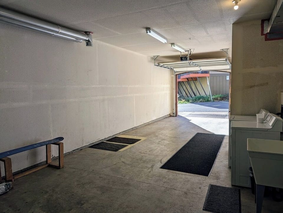 Private tandem 2-car garage