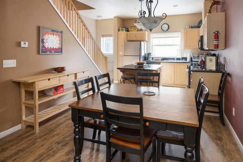 Dining Room Seating