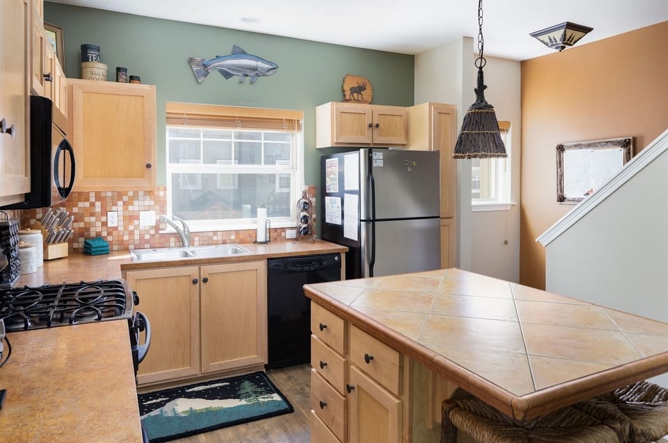 Fully-equipped kitchen ideal for preparing meals for your whole group