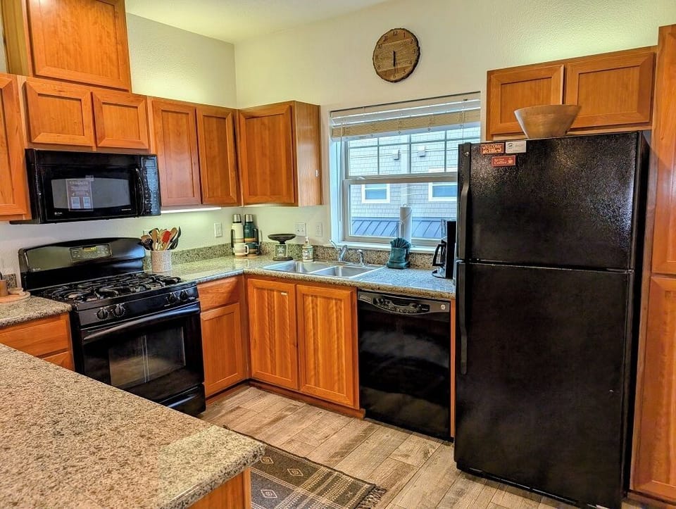 Fully equipped kitchen with everything you need to cook for everyone