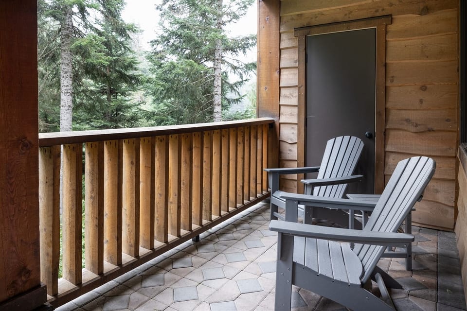 Private Balcony with Seating