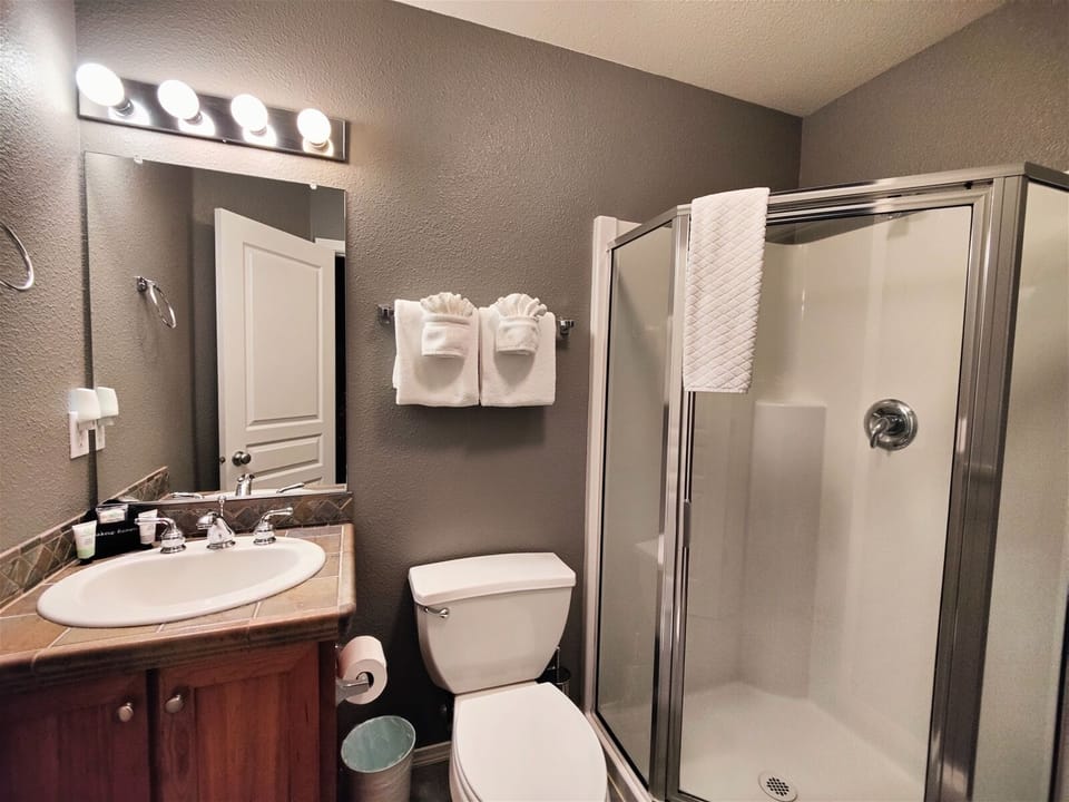 Guest Bathroom on the third floor