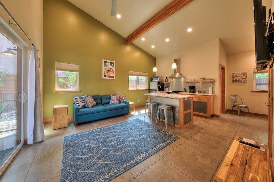 Beautiful open family room and kitchen with high vaulted ceiling