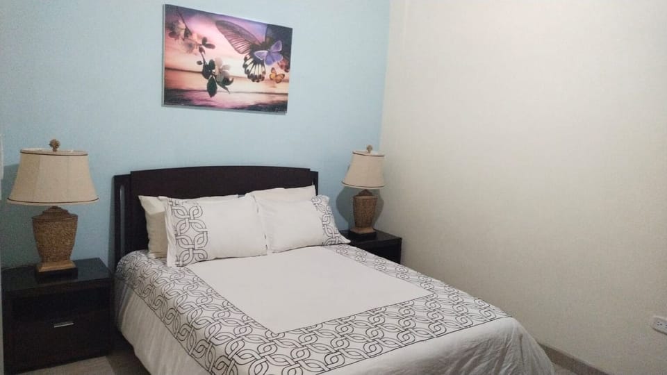 Classic Room | In-room safe, blackout drapes, soundproofing, free WiFi