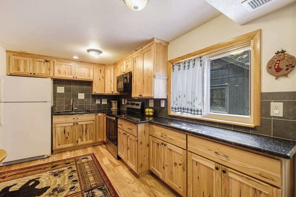 Large, full kitchen for cooking and entertaining.