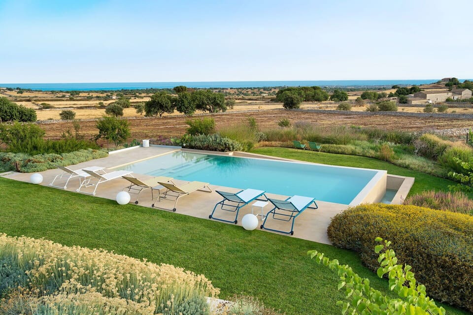 Autumn, Balcony / Terrace / Patio, Building Exterior, Garden, Outdoor, Pool, Scenic View, Spring, Summer