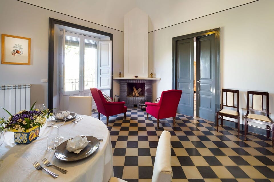 Autumn, Dining Room, Living Room, Spring, Summer