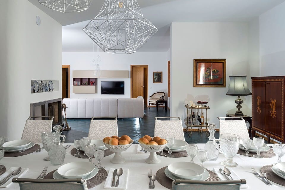 Autumn, Dining Room, Living Room, Spring, Summer