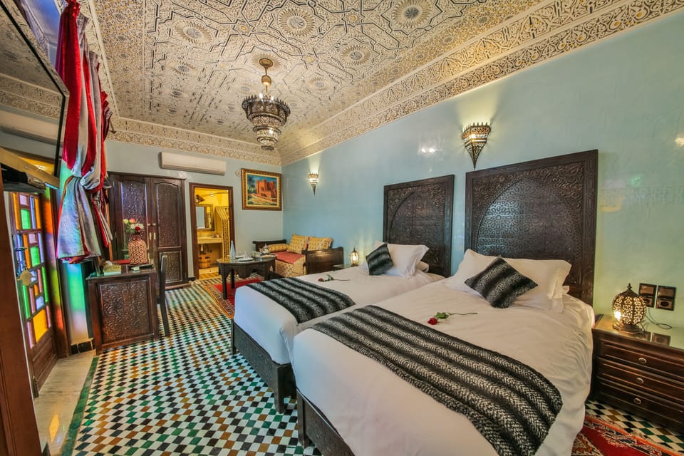 Standard Triple Room, 1 Bedroom | In-room dining