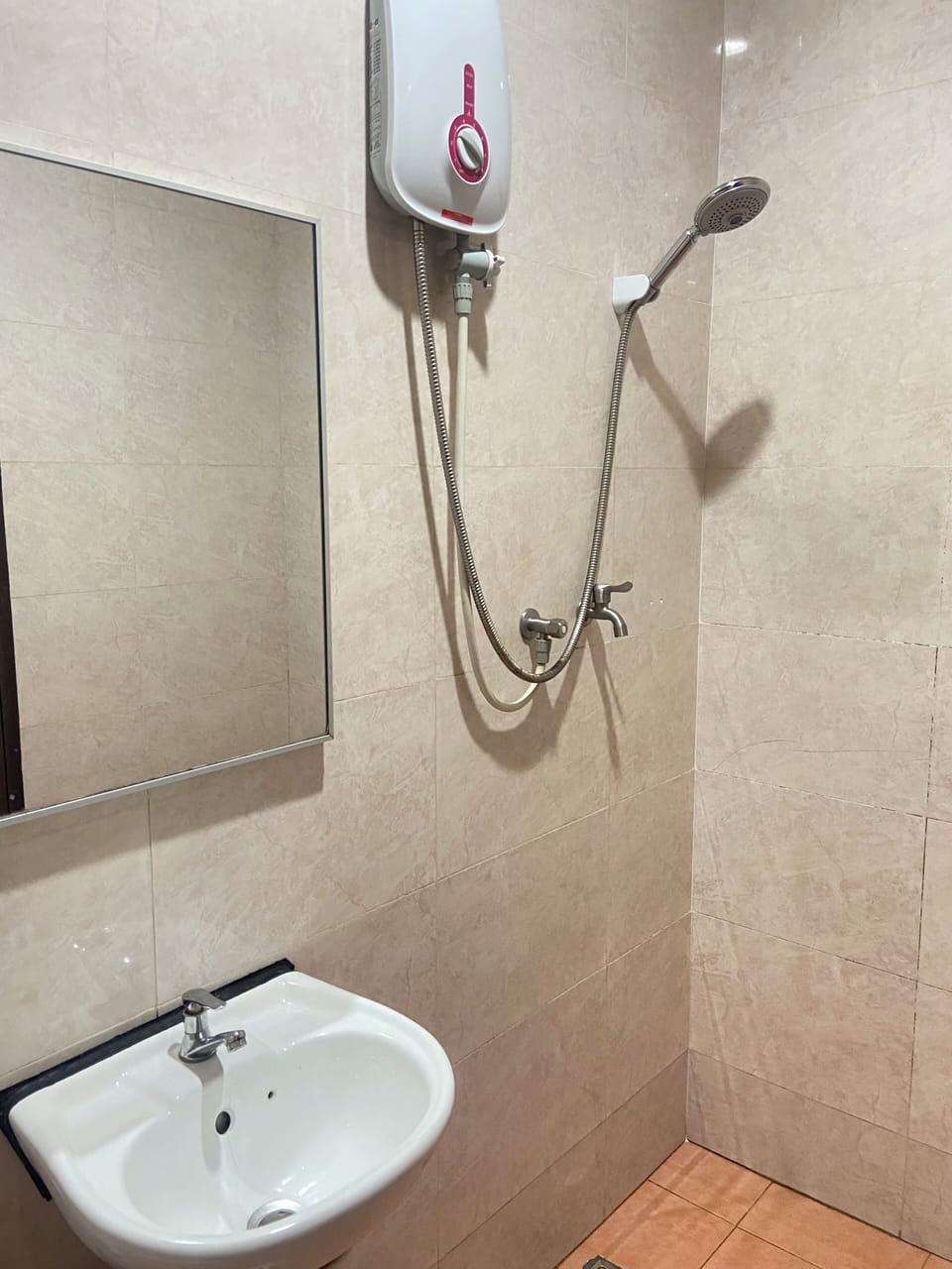 Deluxe Room, 1 King Bed | Bathroom | Hair dryer, bidet