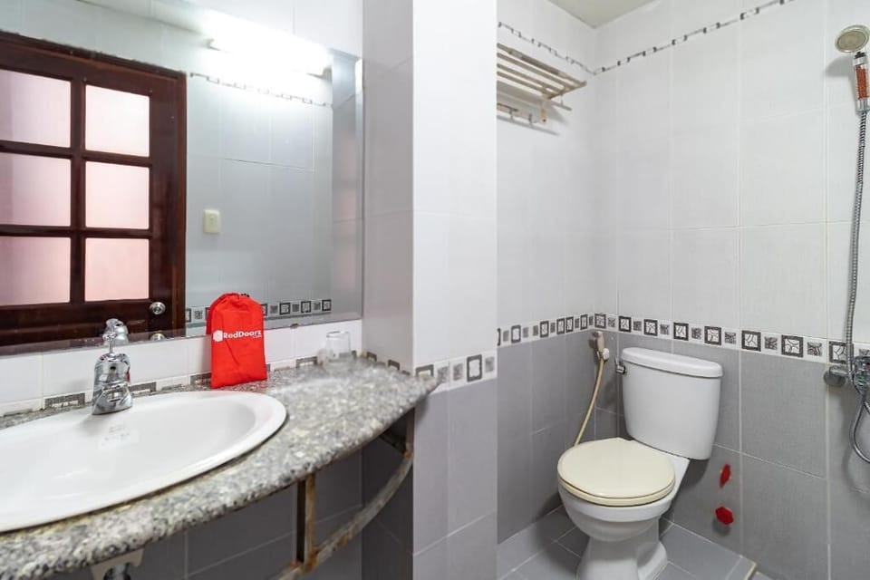 Standard Room | Bathroom