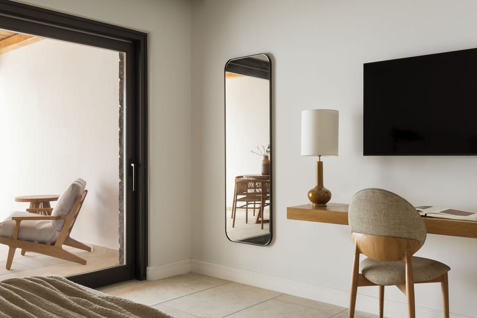 Sunrise Pool-Front Suite | Premium bedding, minibar, in-room safe, laptop workspace