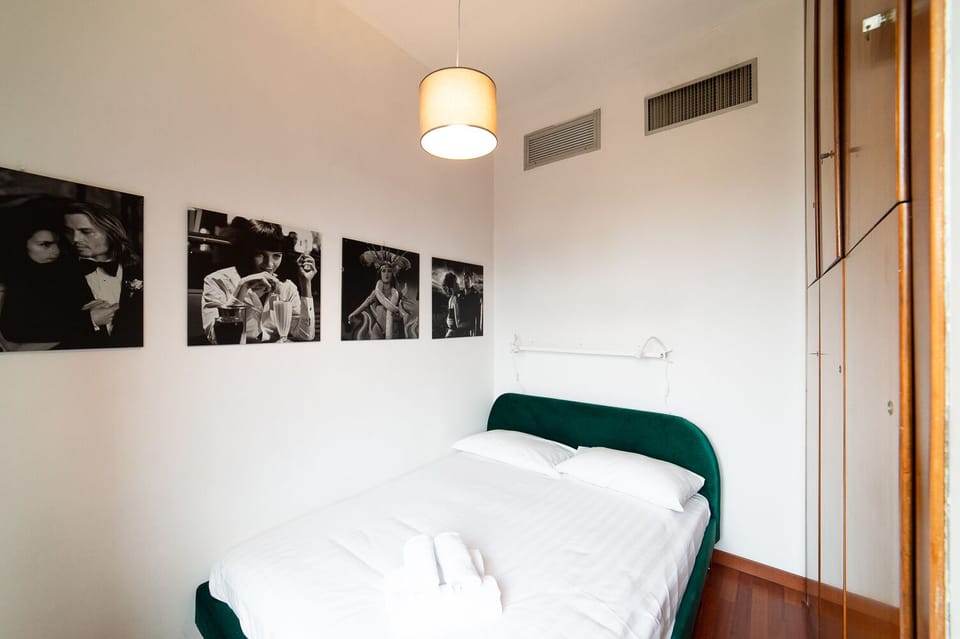 Exclusive Apartment | 1 bedroom, down comforters, pillowtop beds, soundproofing
