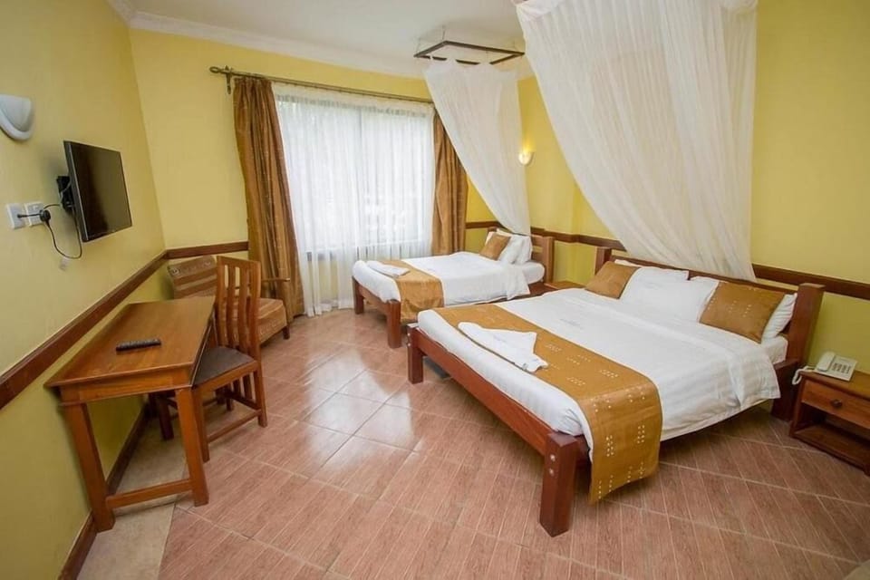 Family Triple Room | Free WiFi, bed sheets
