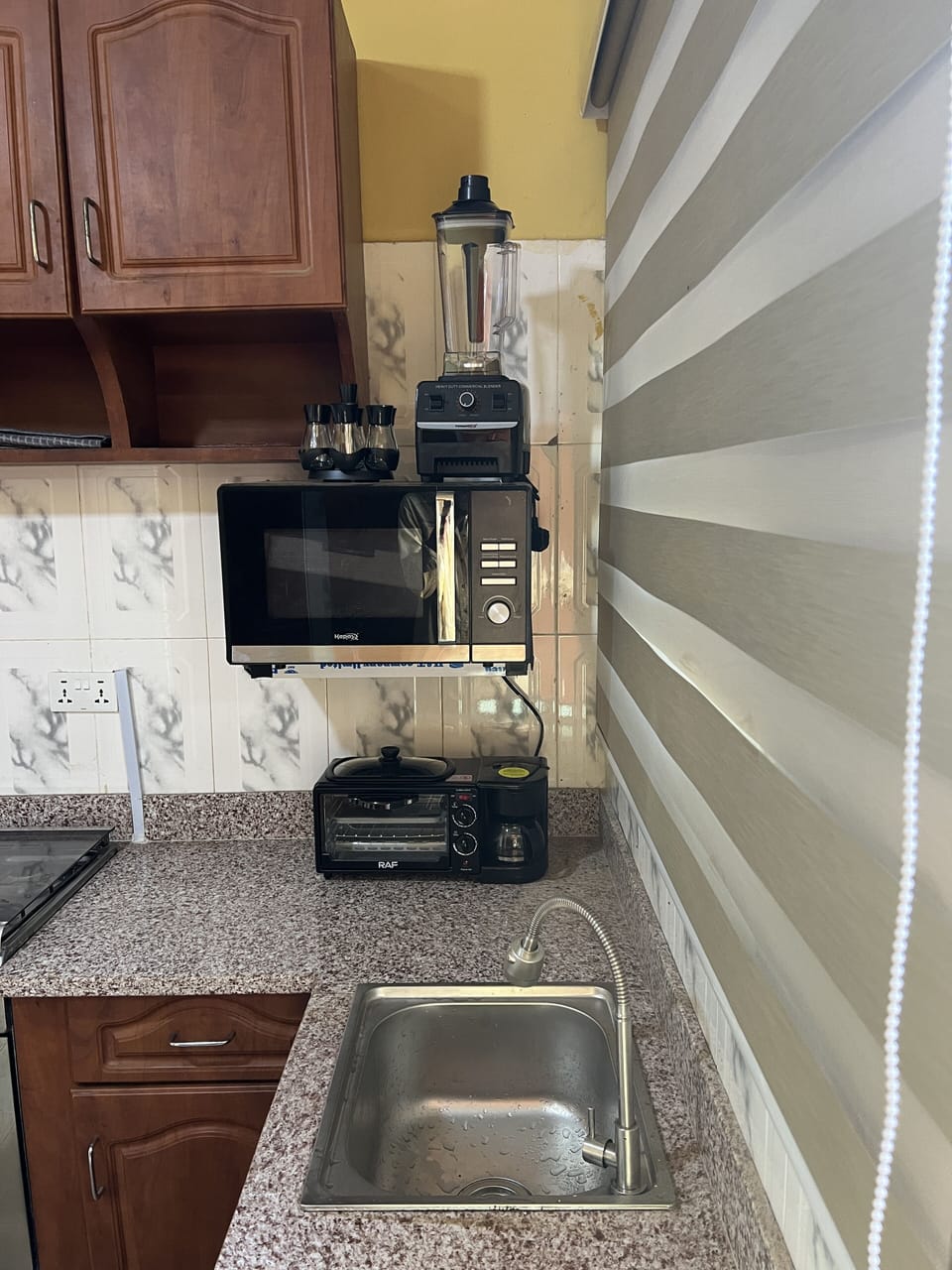 Executive House, 2 Bedrooms, Garden Area | Private kitchen | Toaster