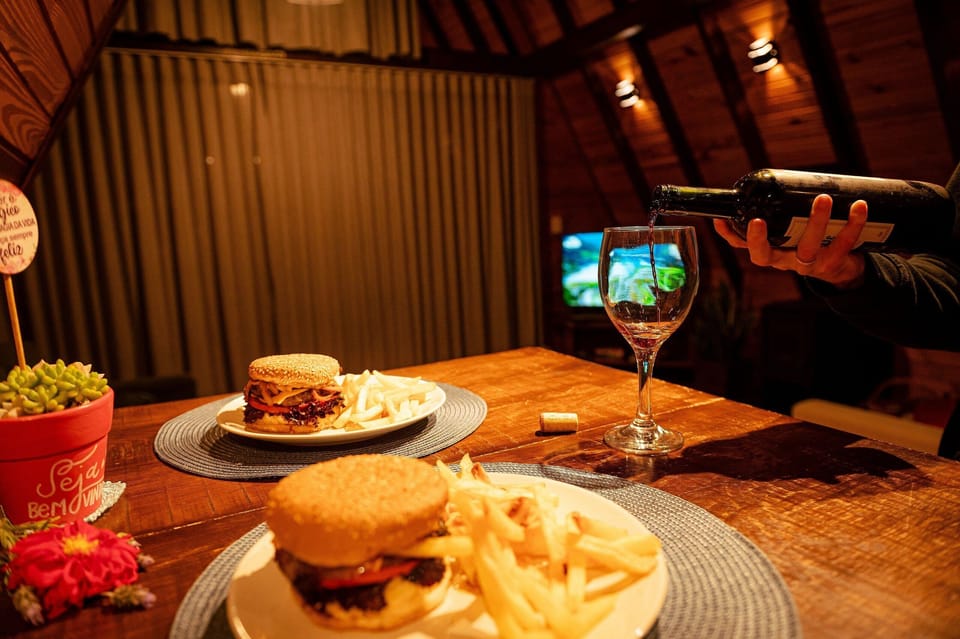 Basic Cabin | Food and drink