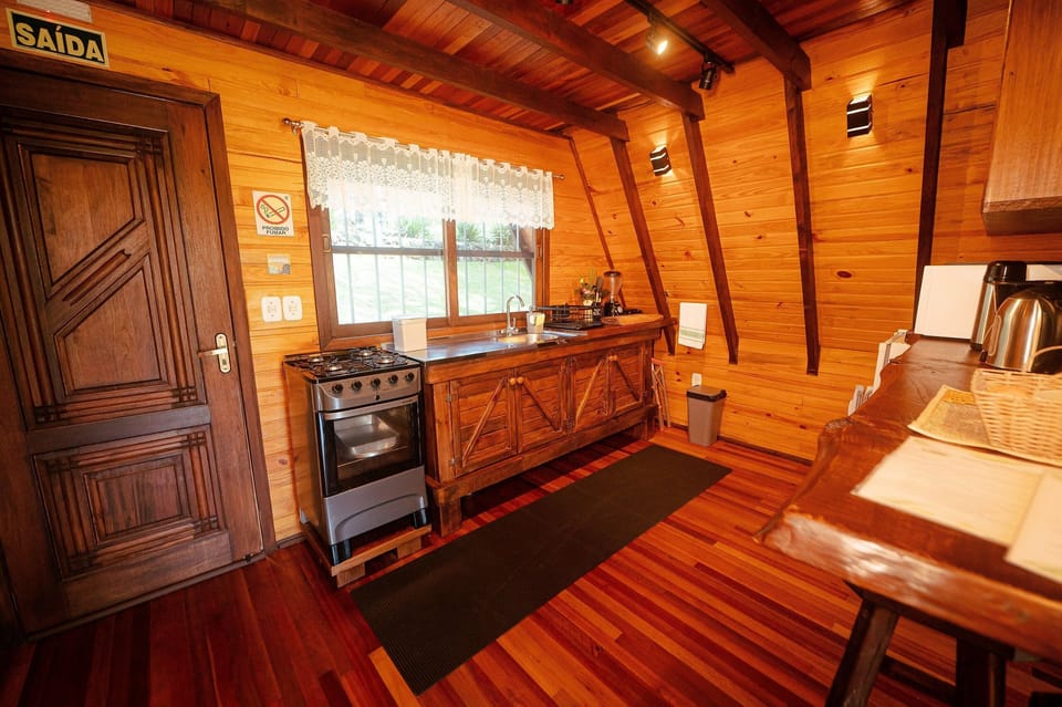 Basic Cabin | Private kitchen | Mini-fridge, microwave, oven, stovetop