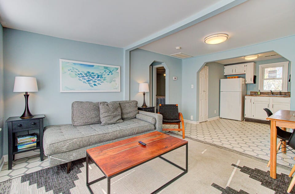Seaside Cottage A-Main Living Area