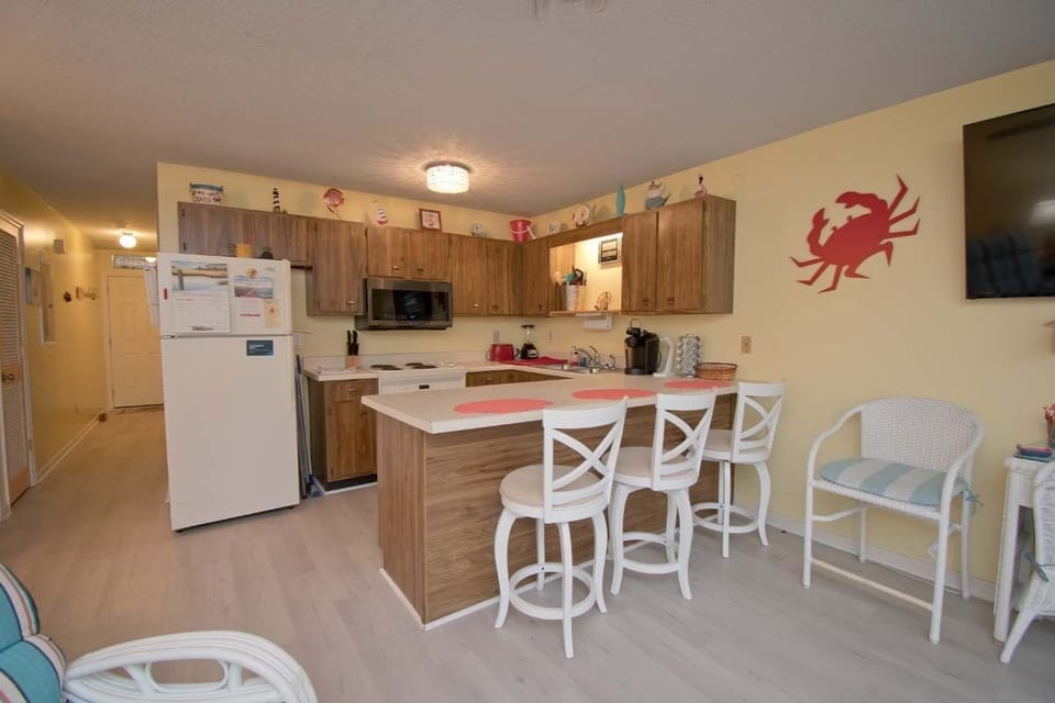 Kitchen has Bar Seating