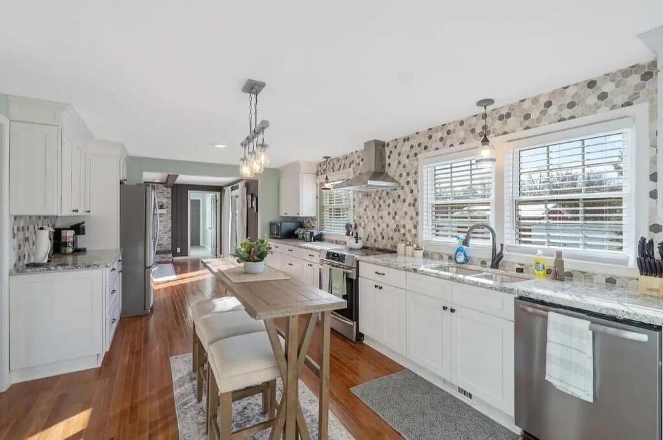 Modern and spacious kitchen.