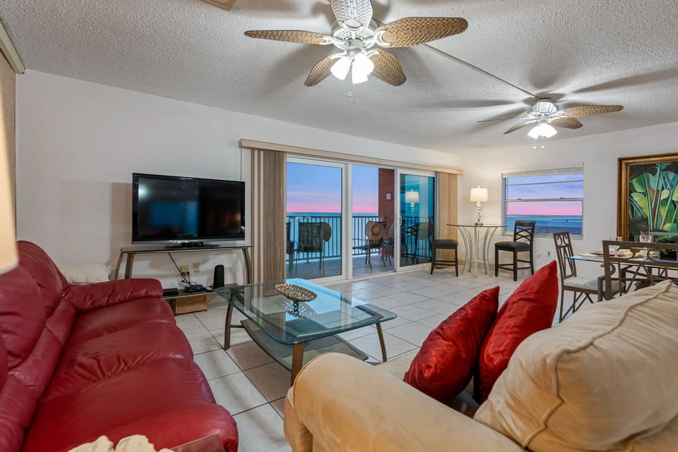 Watch TV. Once in awhile gaze at the beautiful Gulf of Mexico.
