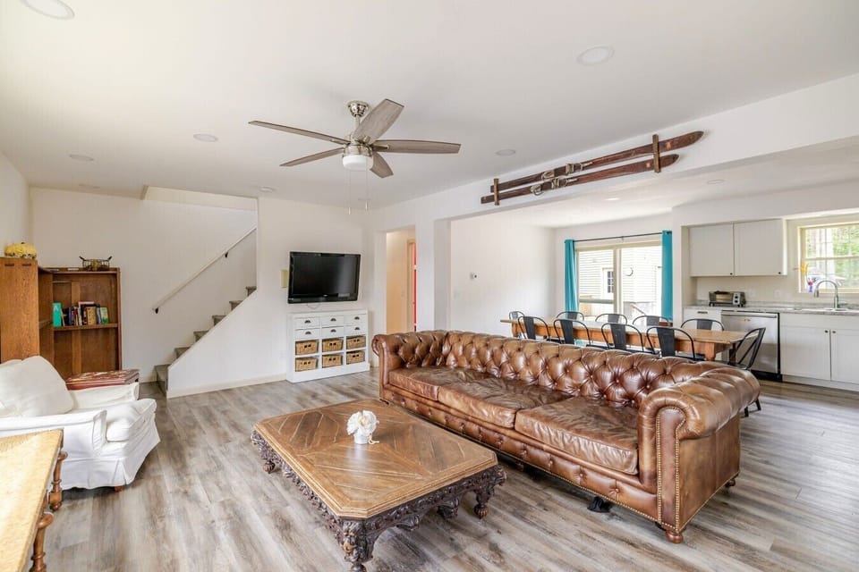 Main floor living room, dining room, kitchen