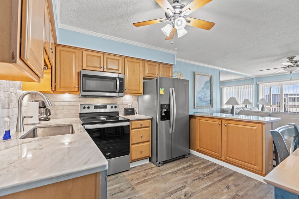 All modern appliances to make meal preparation a breeze.