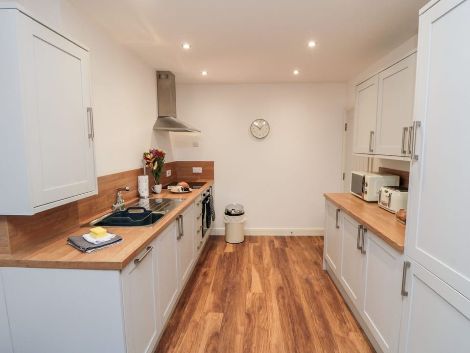 Dishwasher, cookware/dishes/utensils