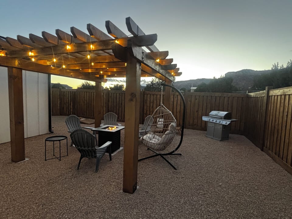 Private Back Yard.  Perfect for relaxing and star gazing.