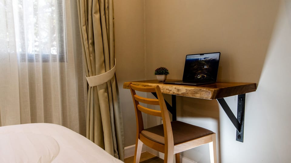 Deluxe Single Room, 1 Queen Bed, Non Smoking | In-room safe, free WiFi, bed sheets