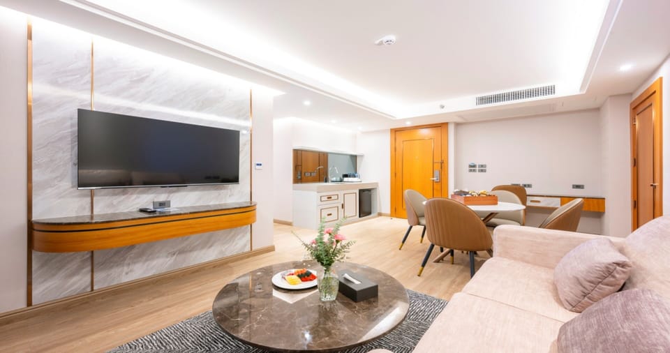 Family Suite | Down comforters, in-room safe, desk, laptop workspace