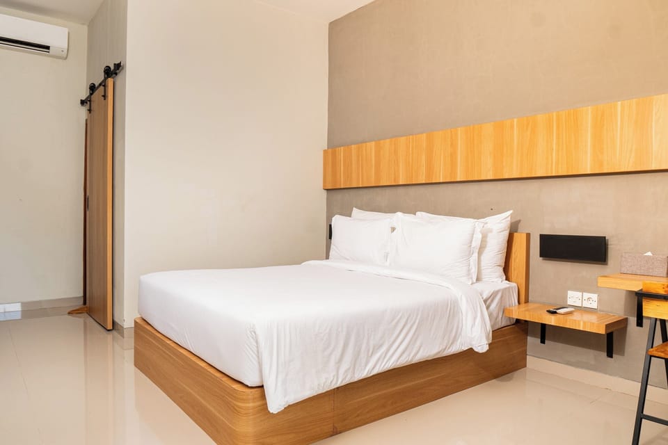 WiFi (free), bed sheets