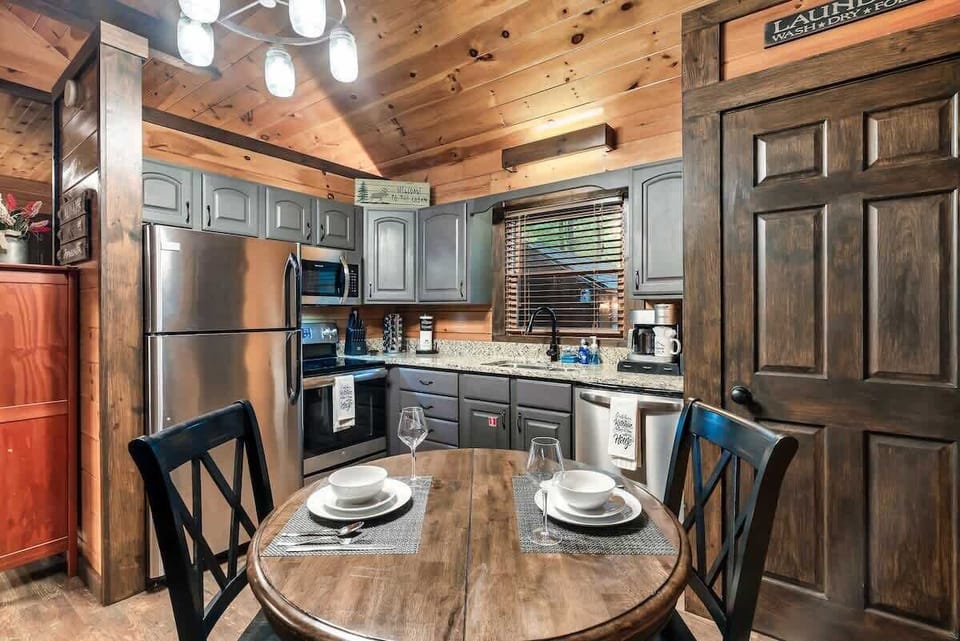 Fully stocked modern kitchen with everything you need for a great home-cooked meal