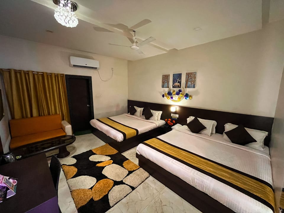 Premium Quadruple Room | Individually decorated, individually furnished, desk, soundproofing
