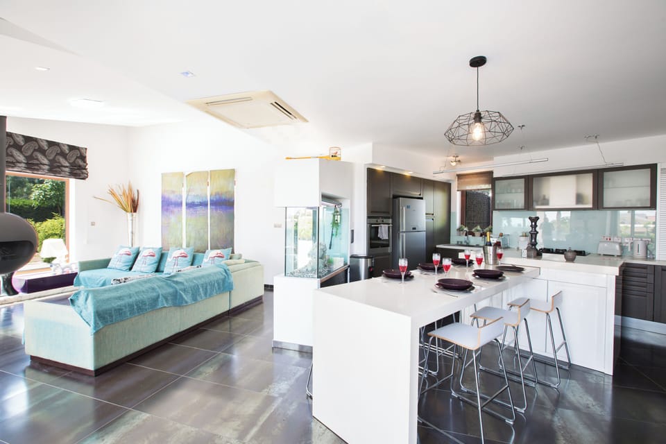 Villa, 4 Bedrooms, Private Pool, Garden View | Dining