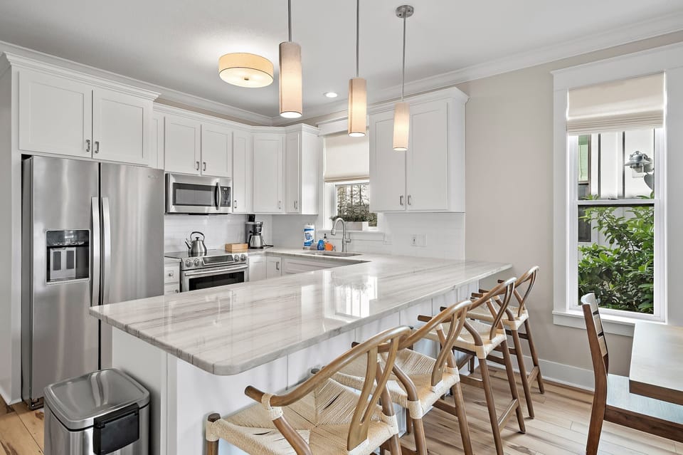 The heart of the kitchen: our beautiful island
