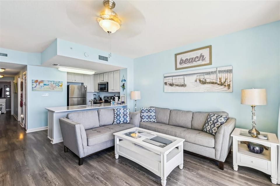 Stylish Beachfront Lounge