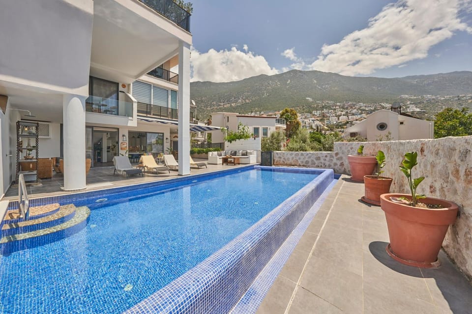 Outdoor pool bliss at Rio%2E