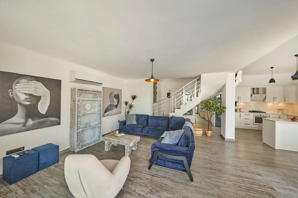 Enjoy the property%27s luxurious amenities%2E