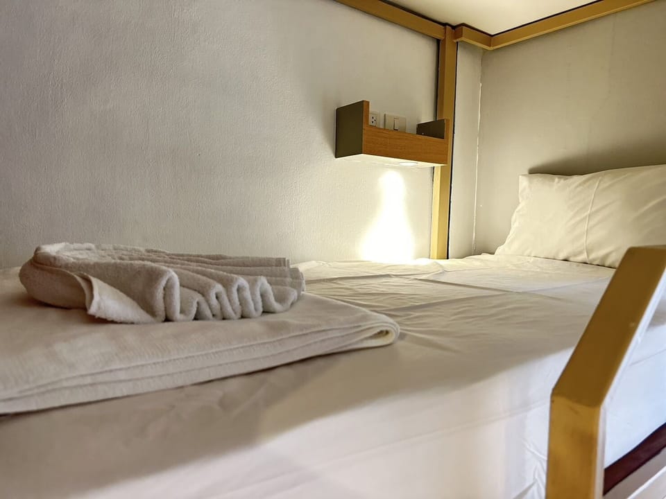 Basic Shared Dormitory | Free WiFi