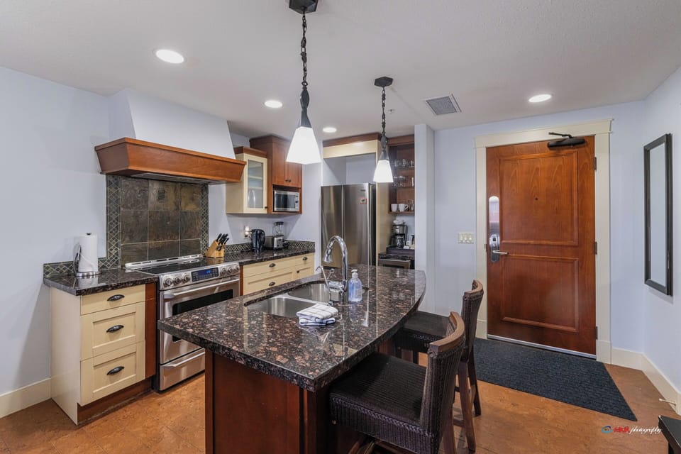 Family Condo, Pool Access, Courtyard View | Private kitchen | Coffee/tea maker, full-size fridge, oven, stovetop