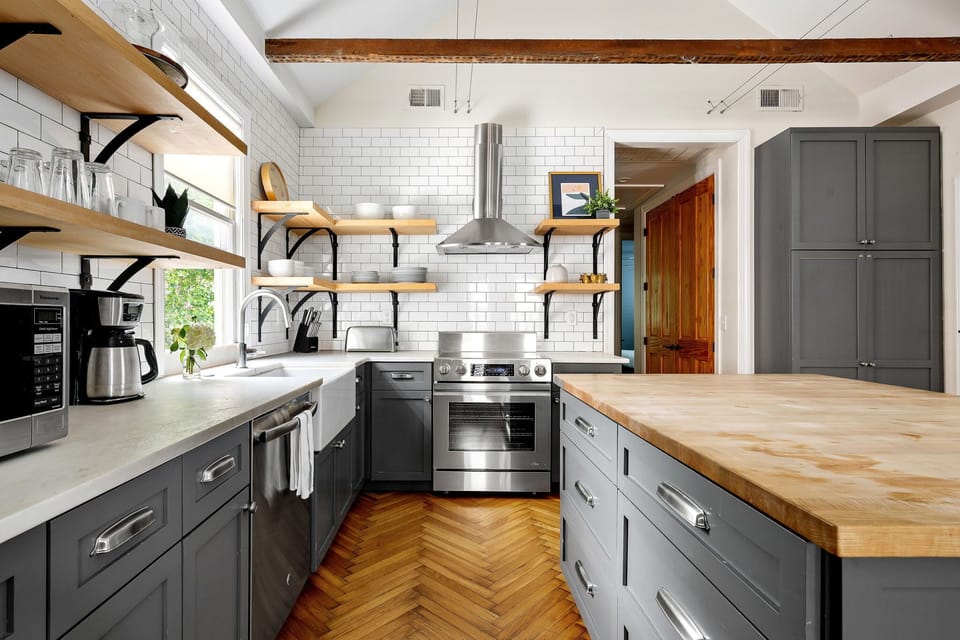 Fully equipped kitchen with everything you need to cook a meal!