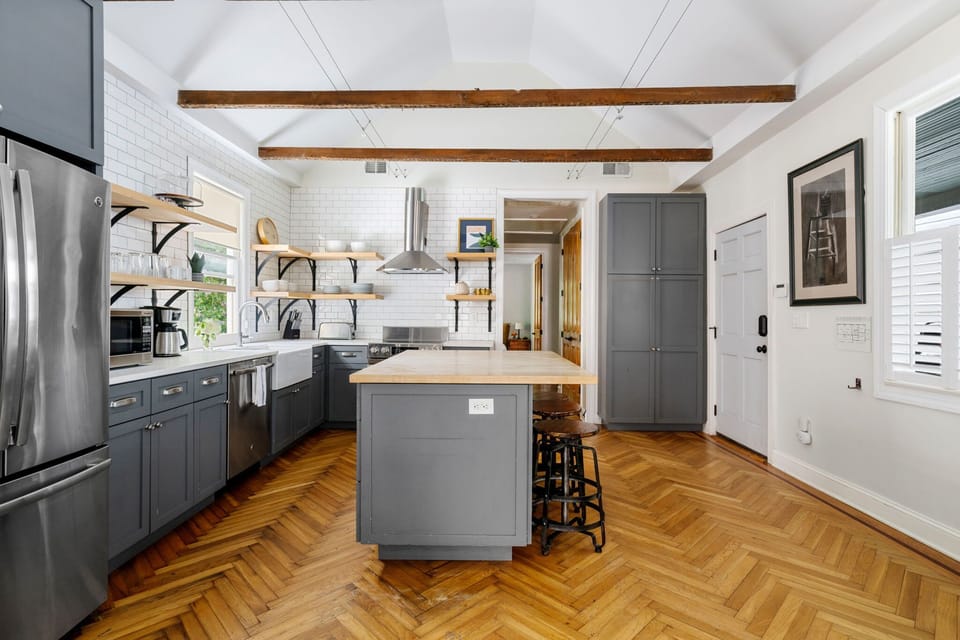 Fully equipped kitchen with everything you need to cook a meal!